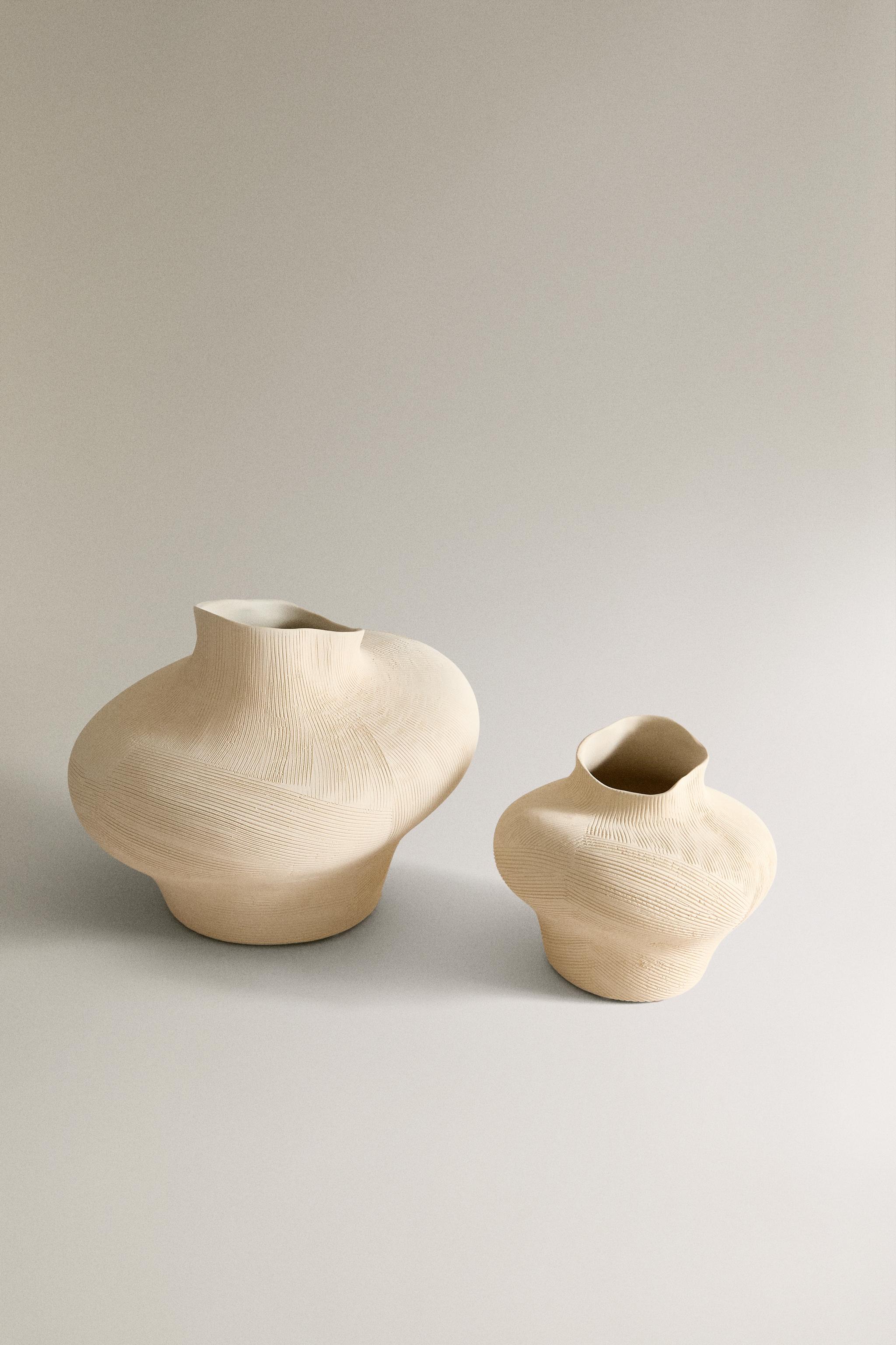 IRREGULAR CERAMIC VASE — White