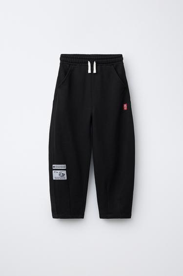 BARREL TROUSERS WITH LABEL APPLIQUÉ - Black by Zara