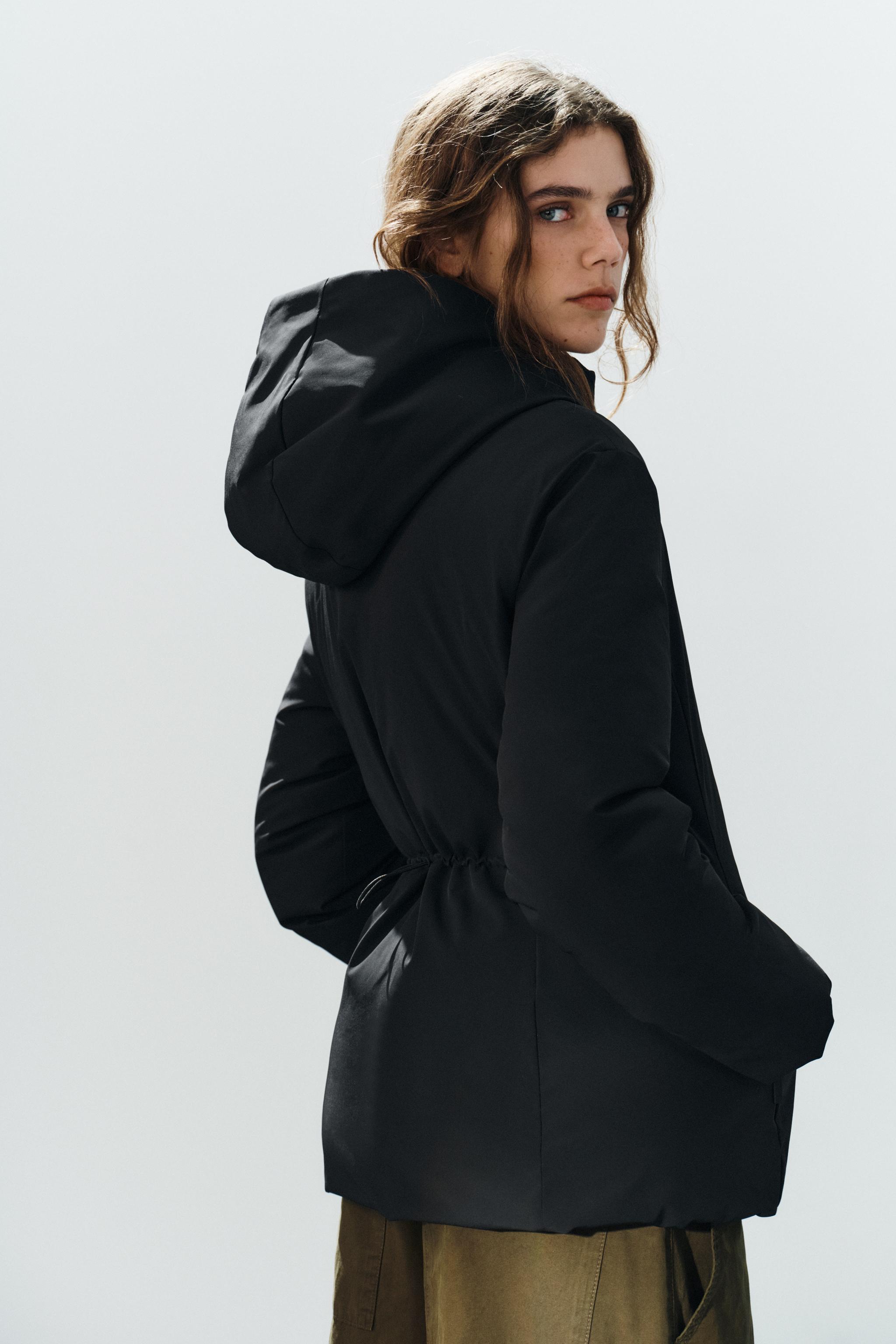 ANORAK COURT MATELASSÉ À CAPUCHE