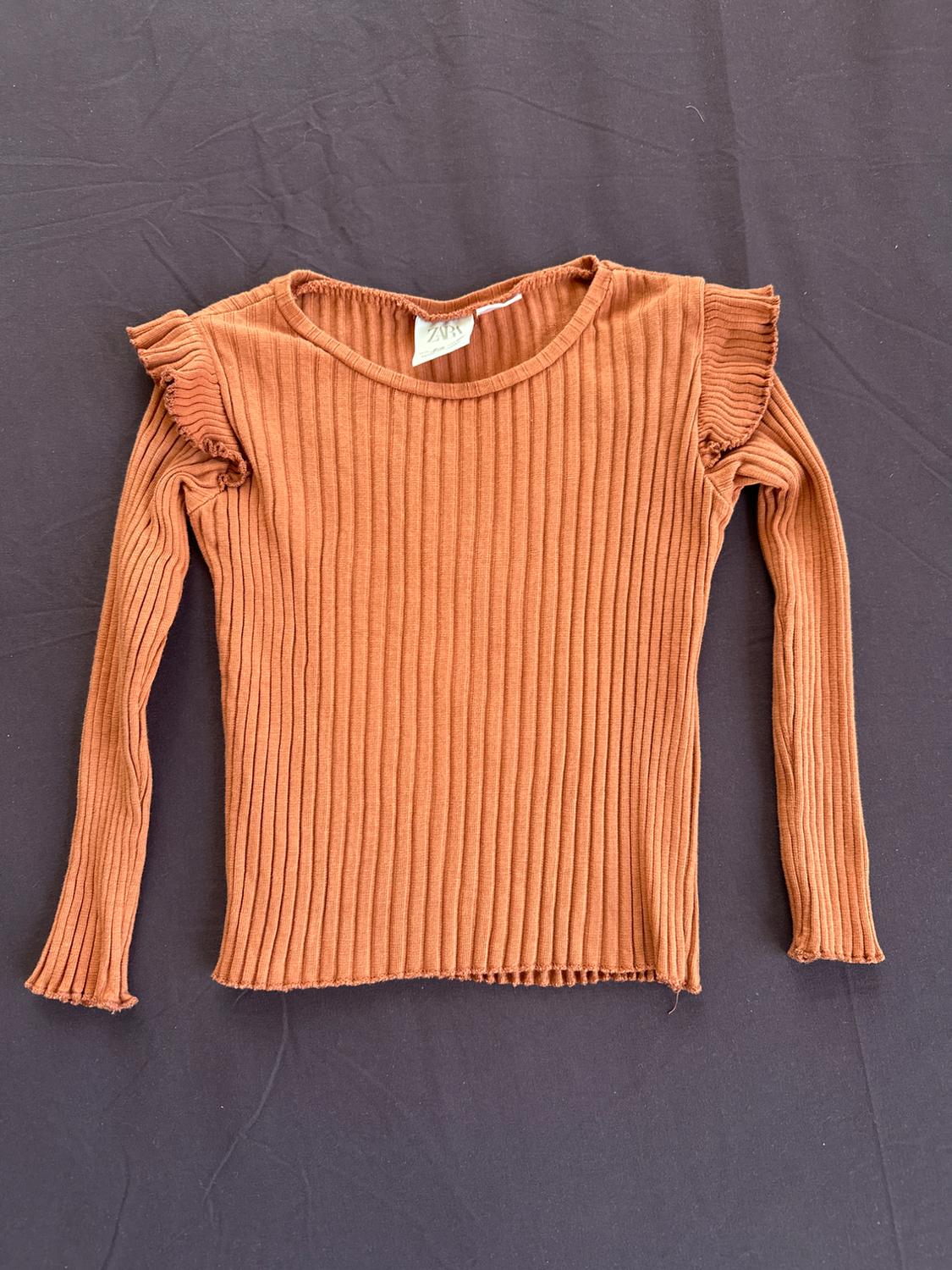 RUFFLED RIBBED TOP