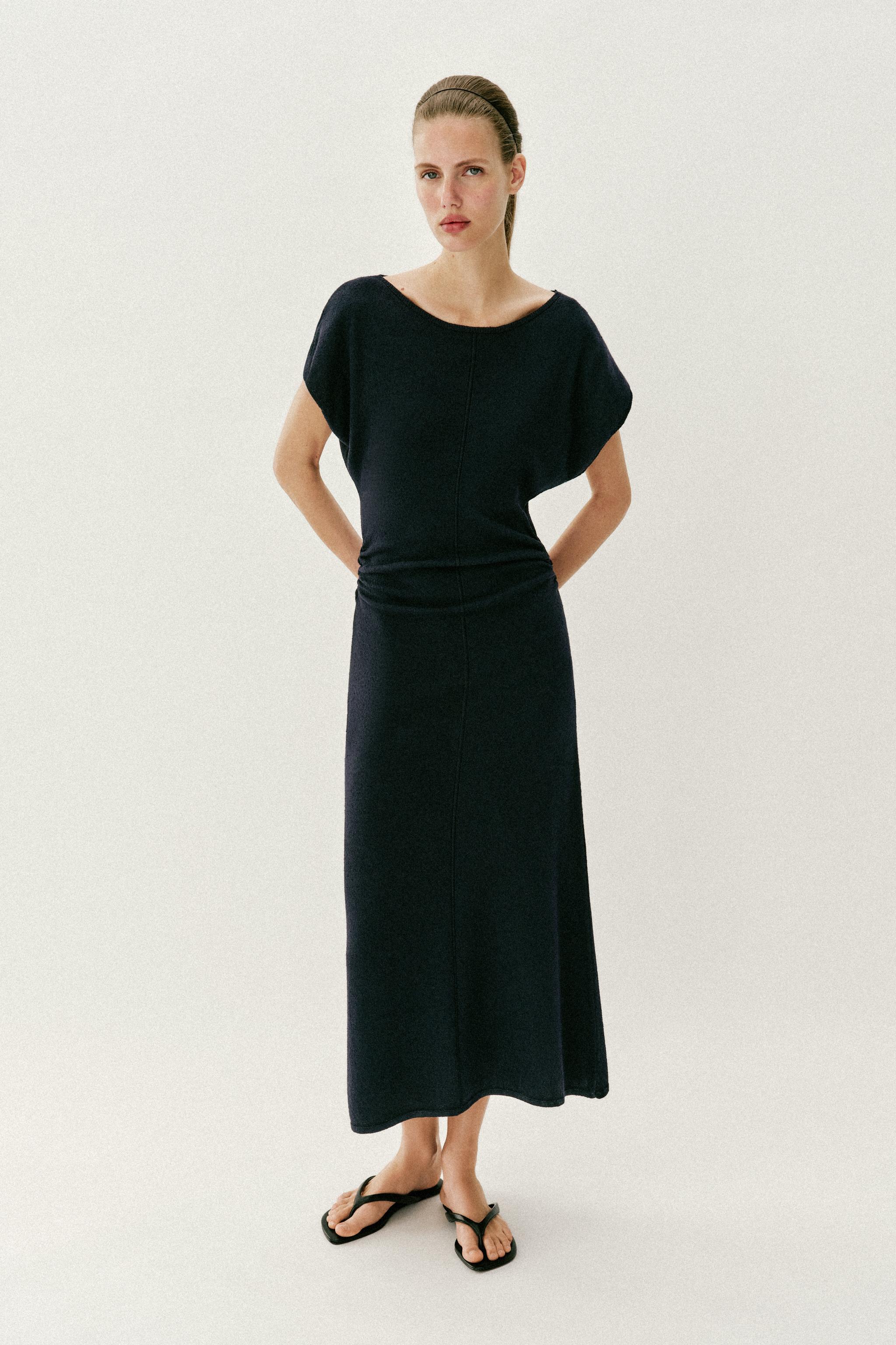 LONG KNIT DRESS WITH SIDE RUCHING