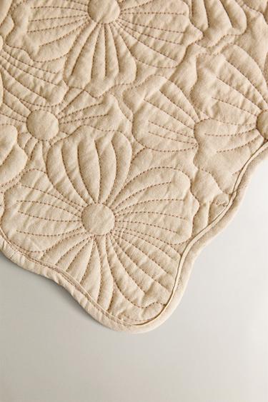 QUILTED FLORAL PLACEMAT - Light beige by Zara - Image 1