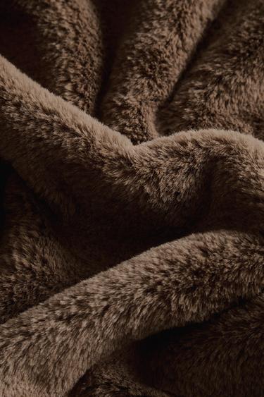 DOUBLE-FACED FAUX FUR THROW - camel by Zara