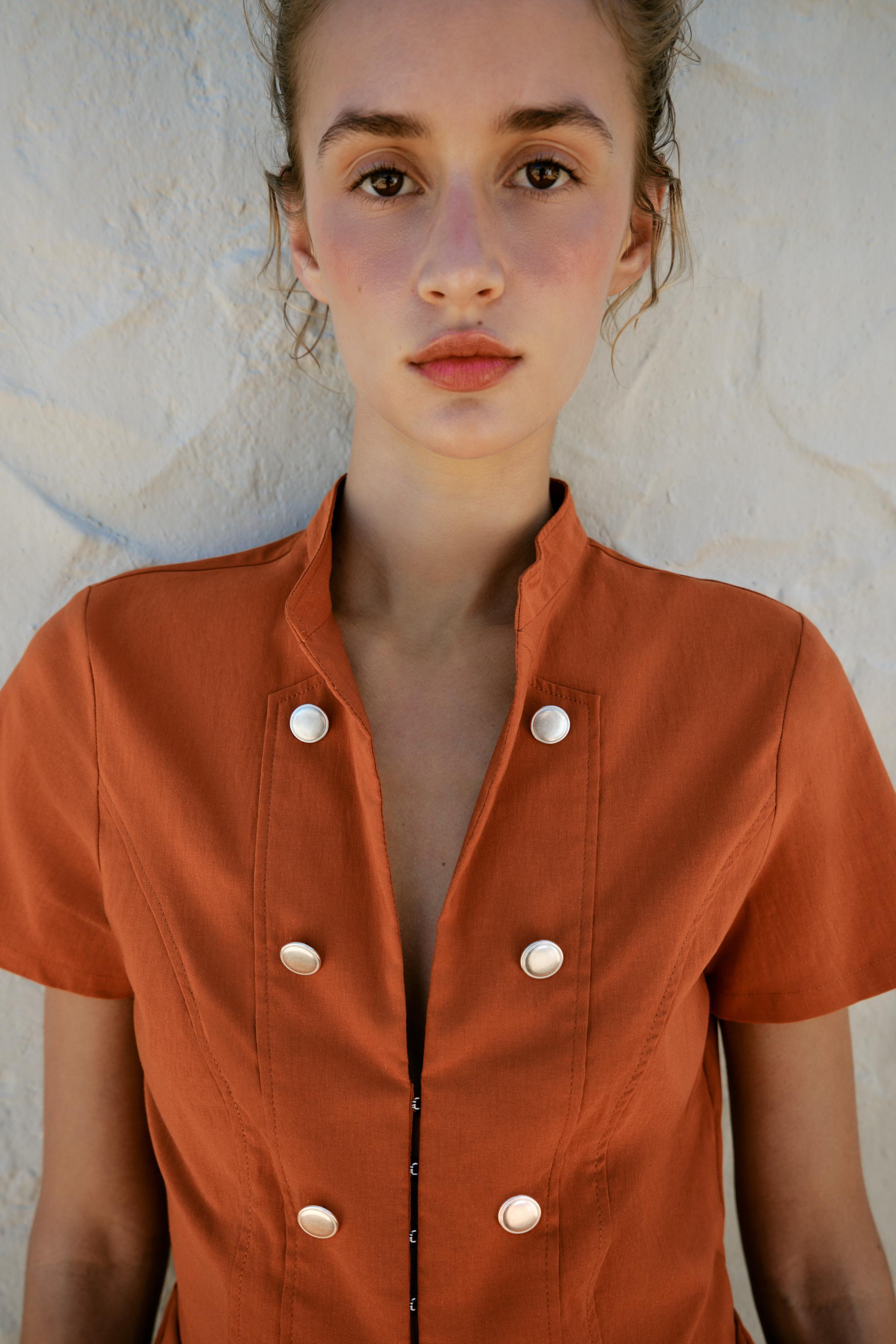 Женские рубашки Zara SHORT SLEEVE BUTTON TOP — фото 4
