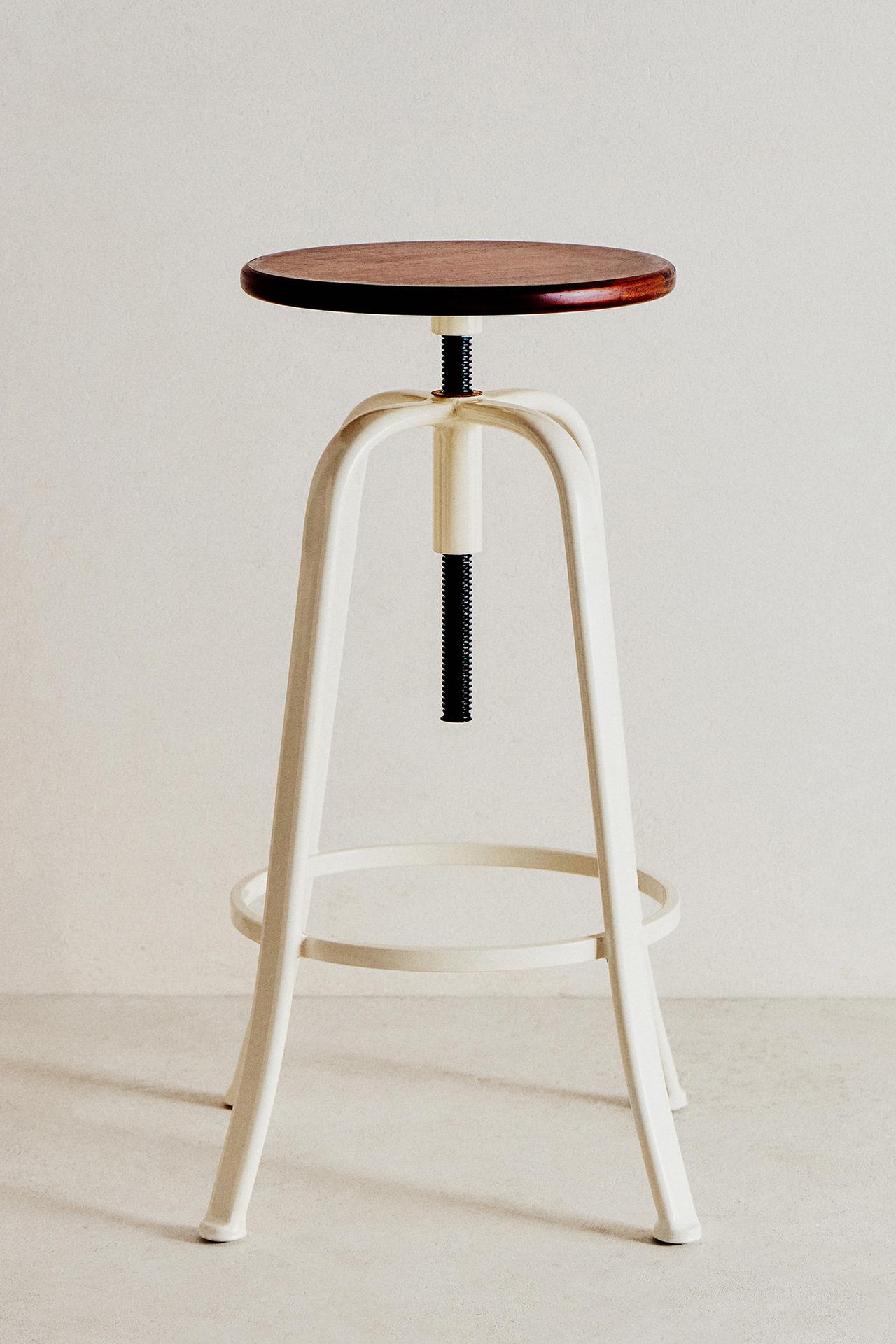 WOOD AND METAL SWIVEL STOOL — Cream