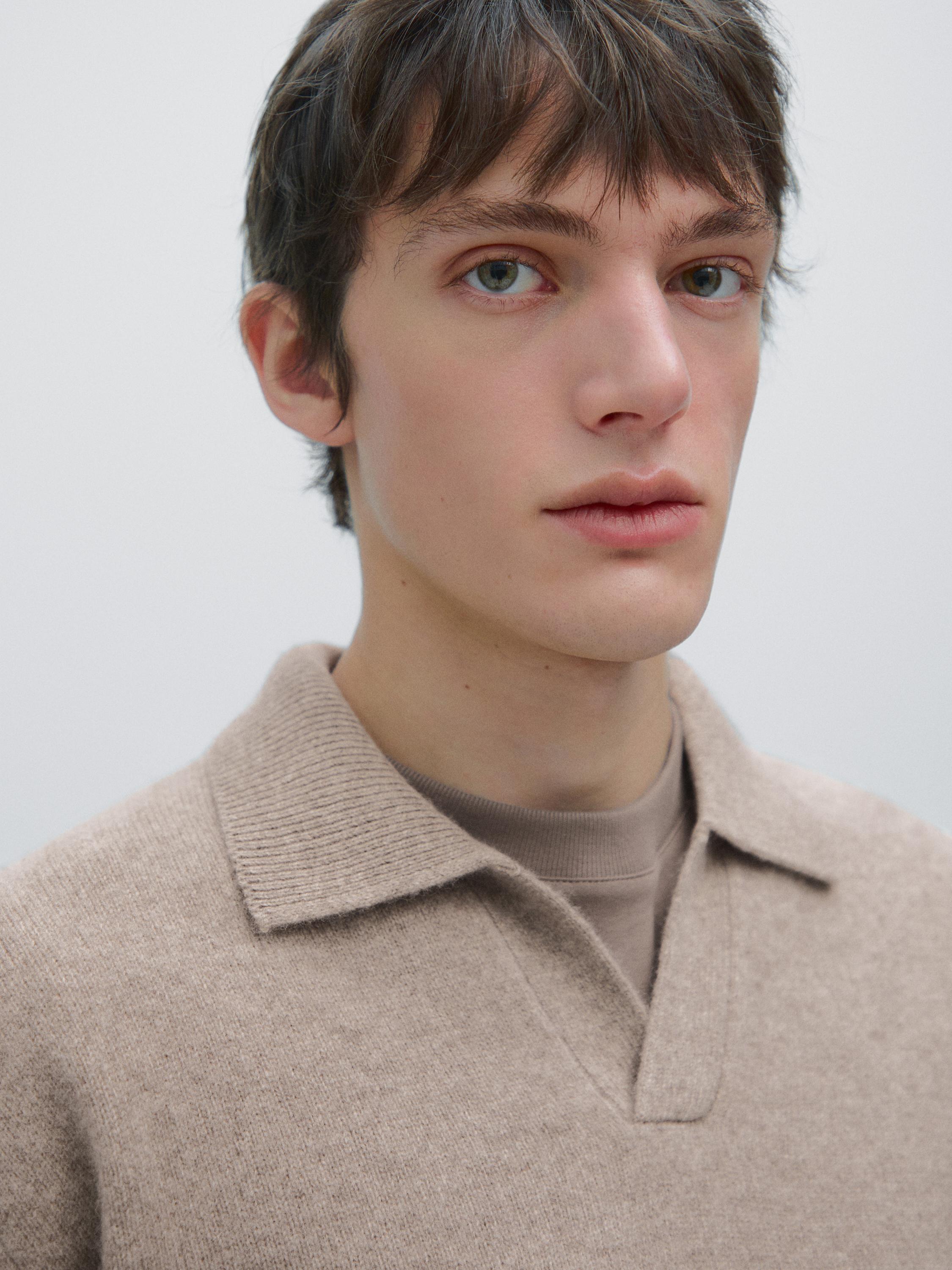 Wool blend V-neck polo sweater