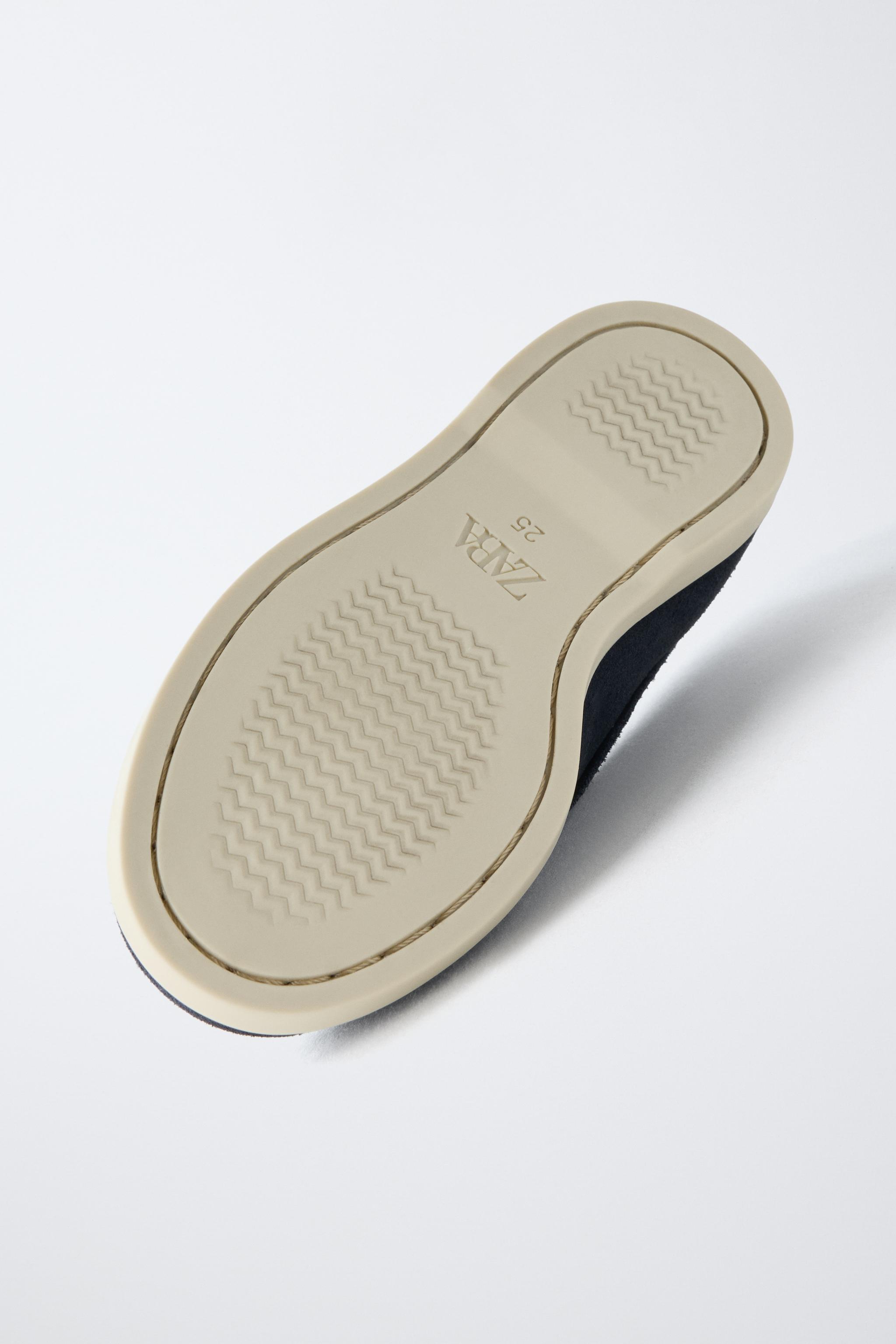 MOCASSINS EN CUIR