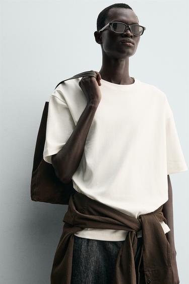 T-SHIRT WITH CONTRAST TEXTURED PATCH - White by Zara - Image 4