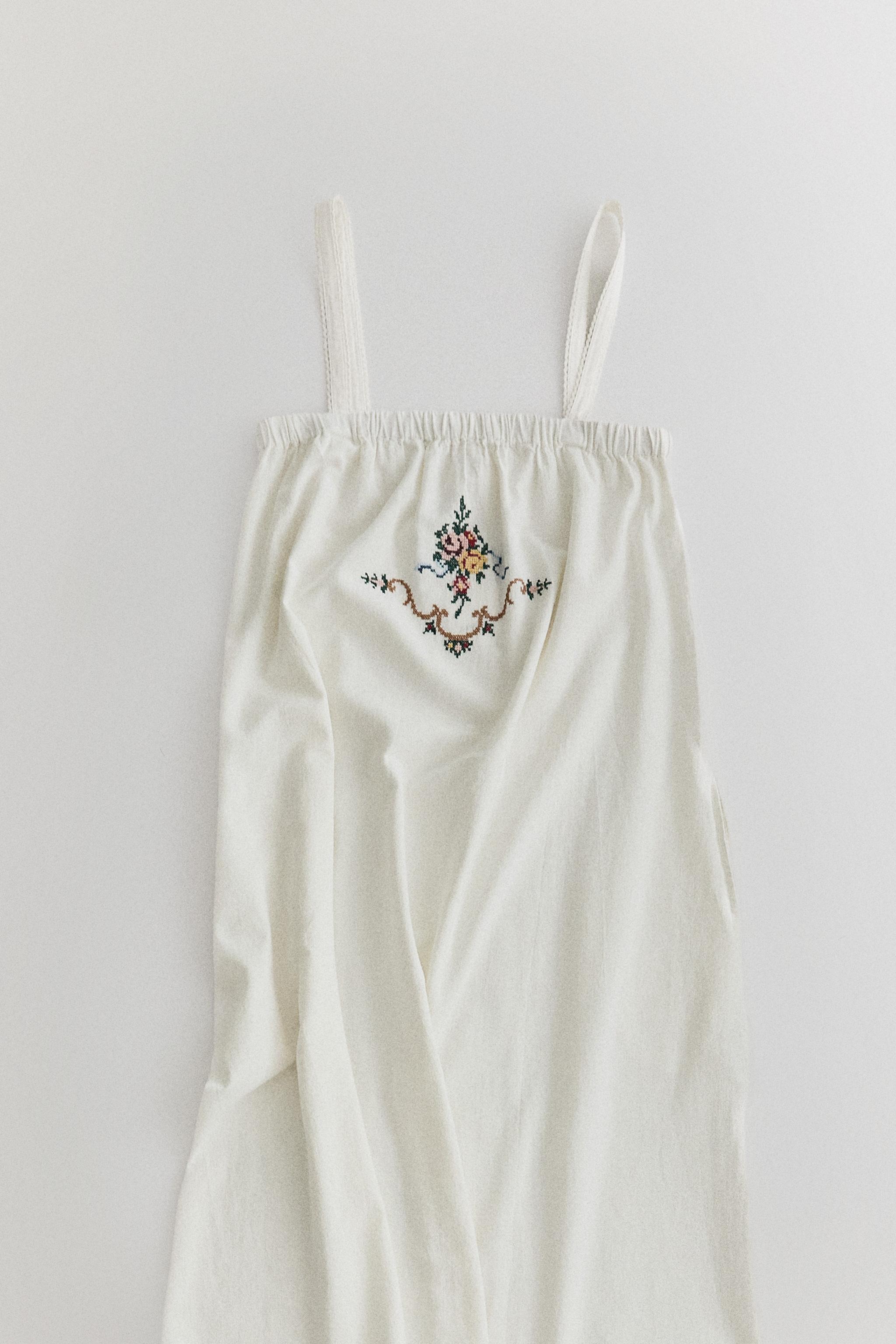 ROBE BRODÉE COTON LIN