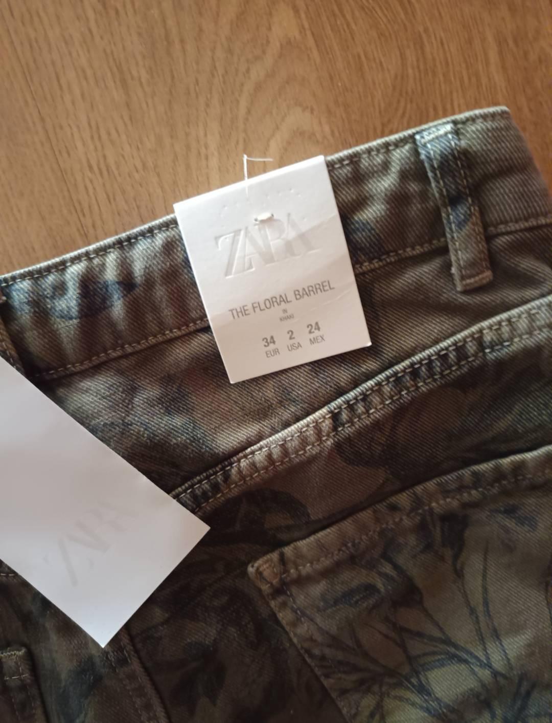 ZW COLLECTION LOW-RISE BARREL JEANS WITH FLORAL PRINT - Image 4