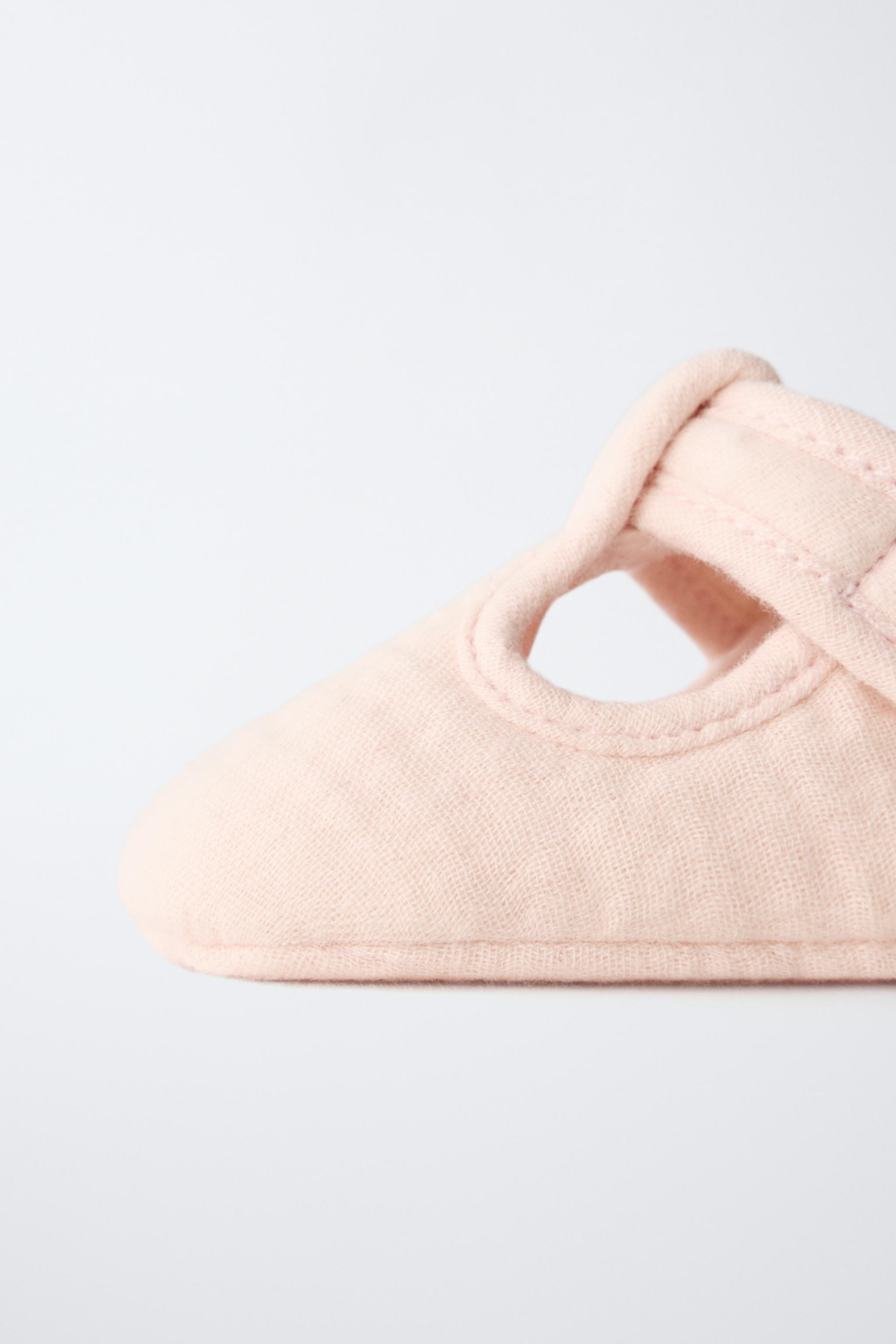 CHAUSSONS STYLE SANDALES