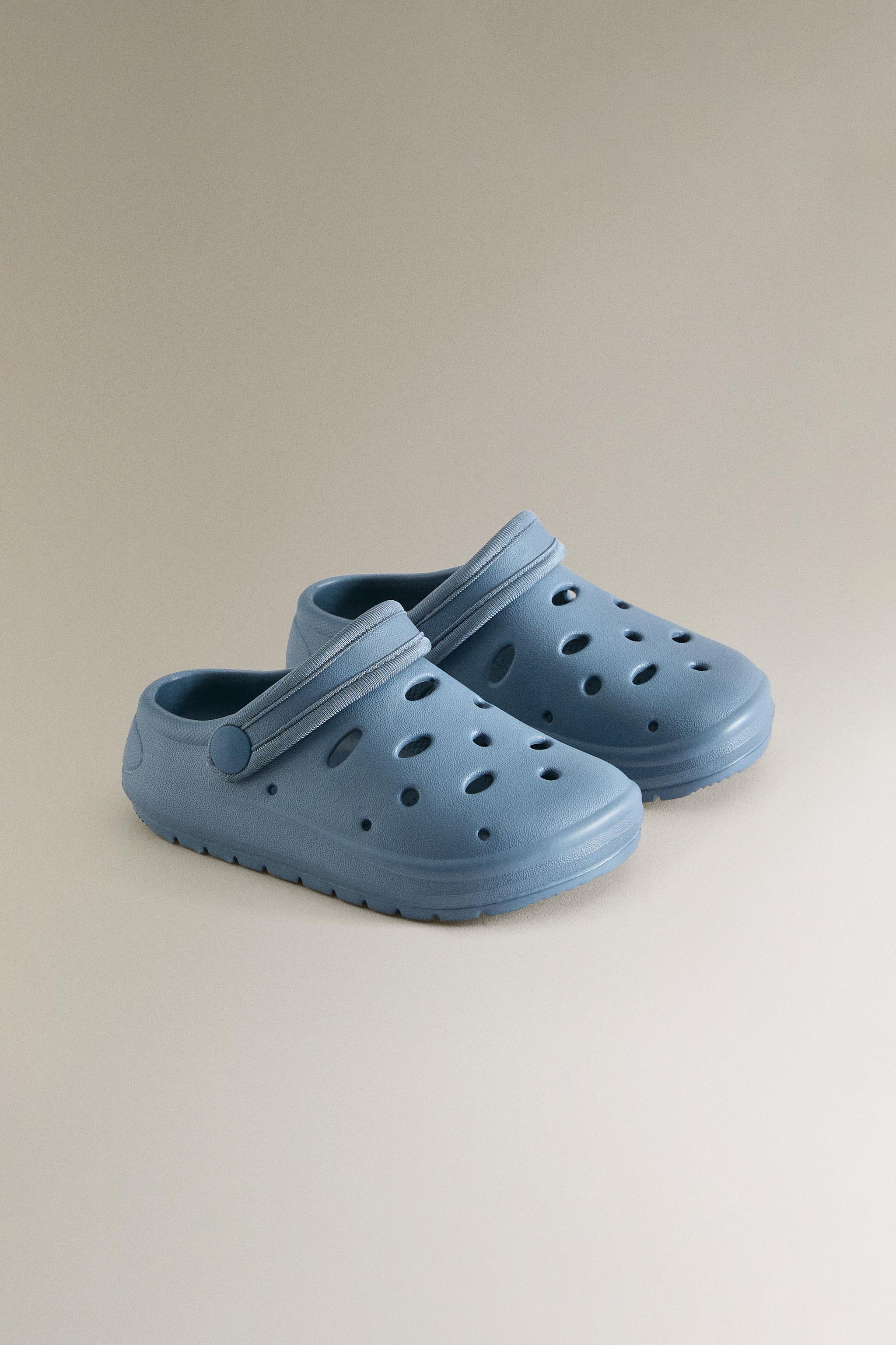 RUBBERIZED CLOGS