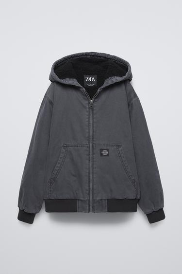 CAZADORA SARGA LAVADA FORRADA - Negro de Zara