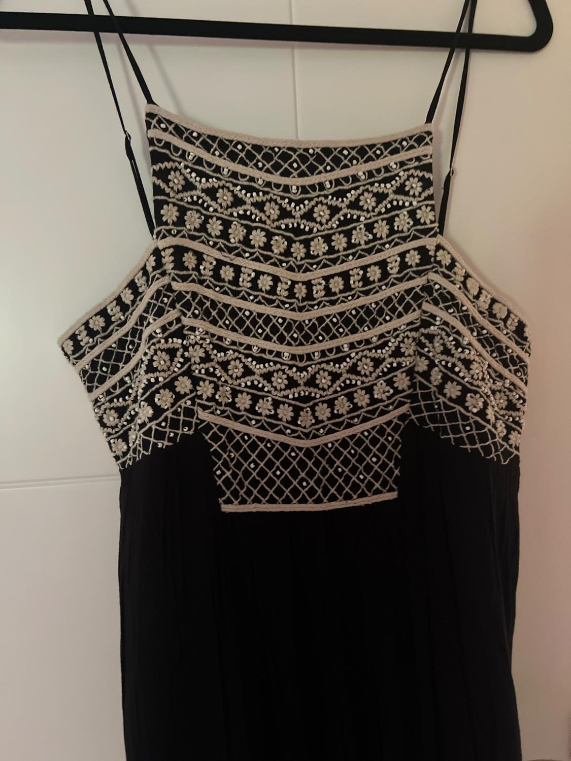 EMBROIDERED DRESS WITH BEADING - Image 4