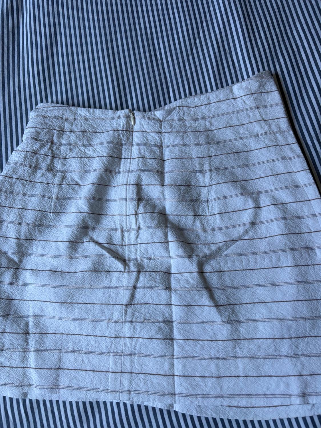 DRAPED SKIRT WITH STRIPES - Image 3