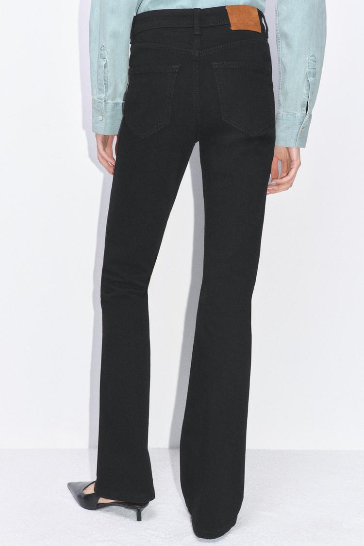 ZW COLLECTION JEANS DE CINTURA MEDIA Y PIERNA ACAMPANADA 3