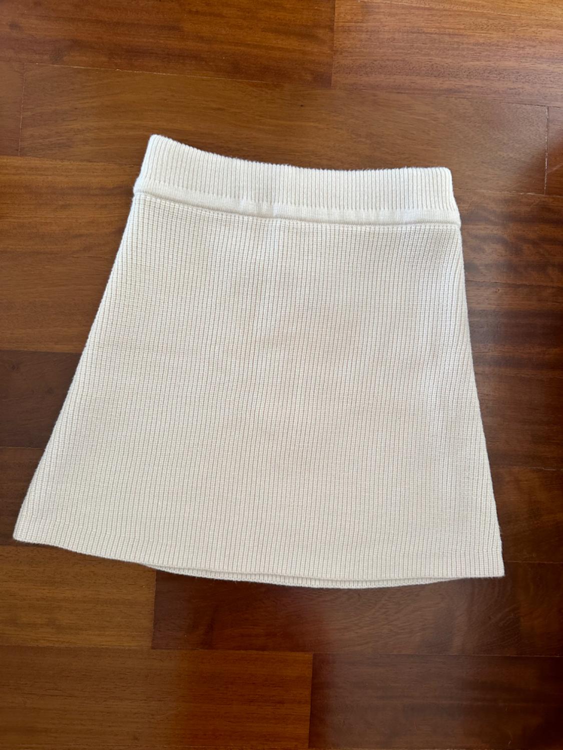 KNIT MINI SKIRT