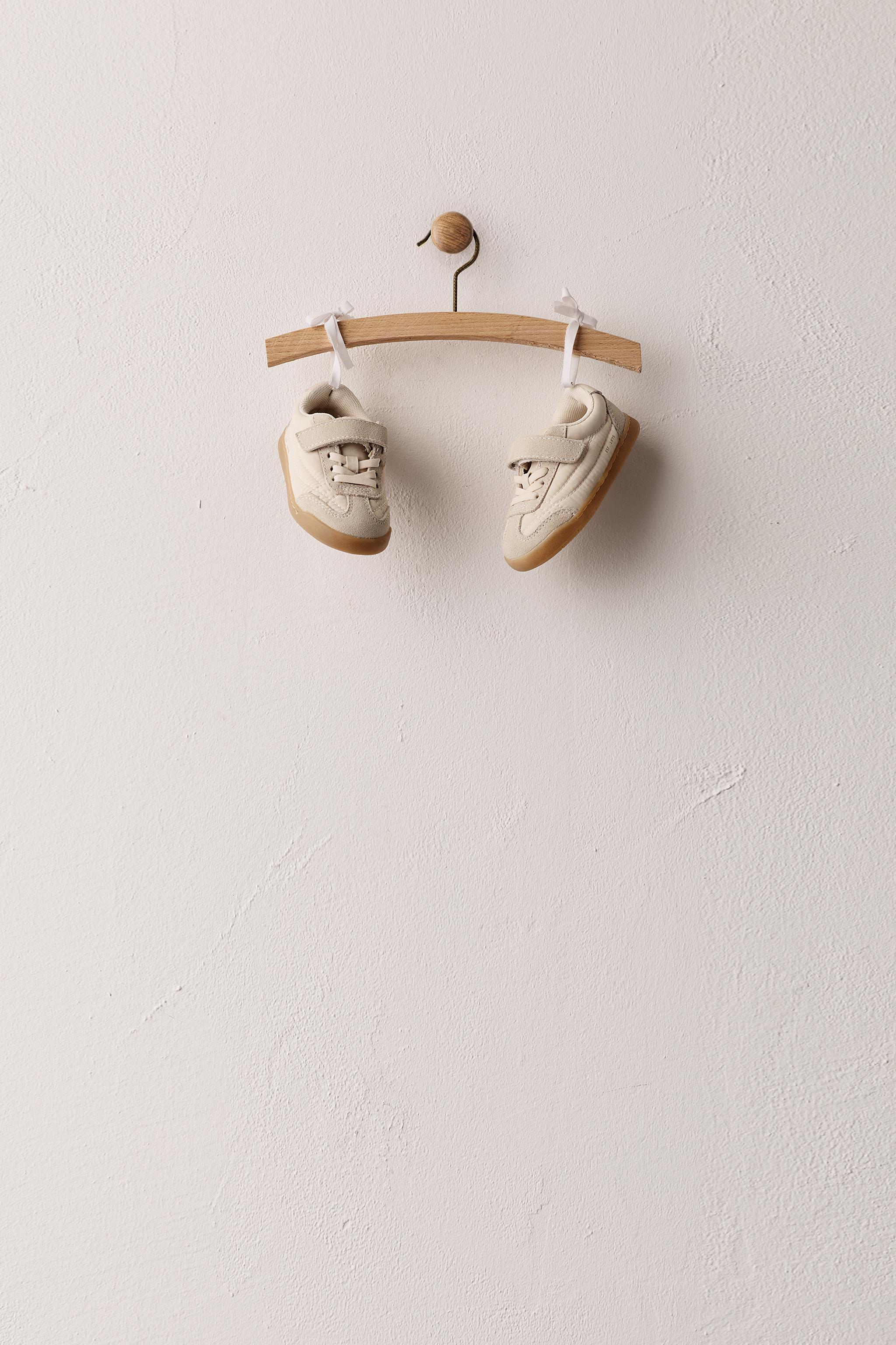 RETRO BAREFOOT SNEAKERS — Beige
