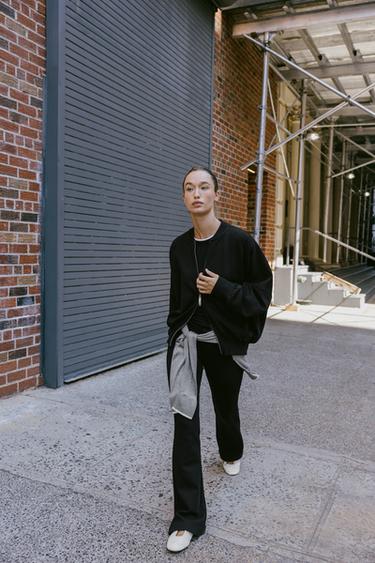 БРЮКИ-КЛЕШ ИЗ ИНТЕРЛОКА — ЧЕРНЫЙ от Zara