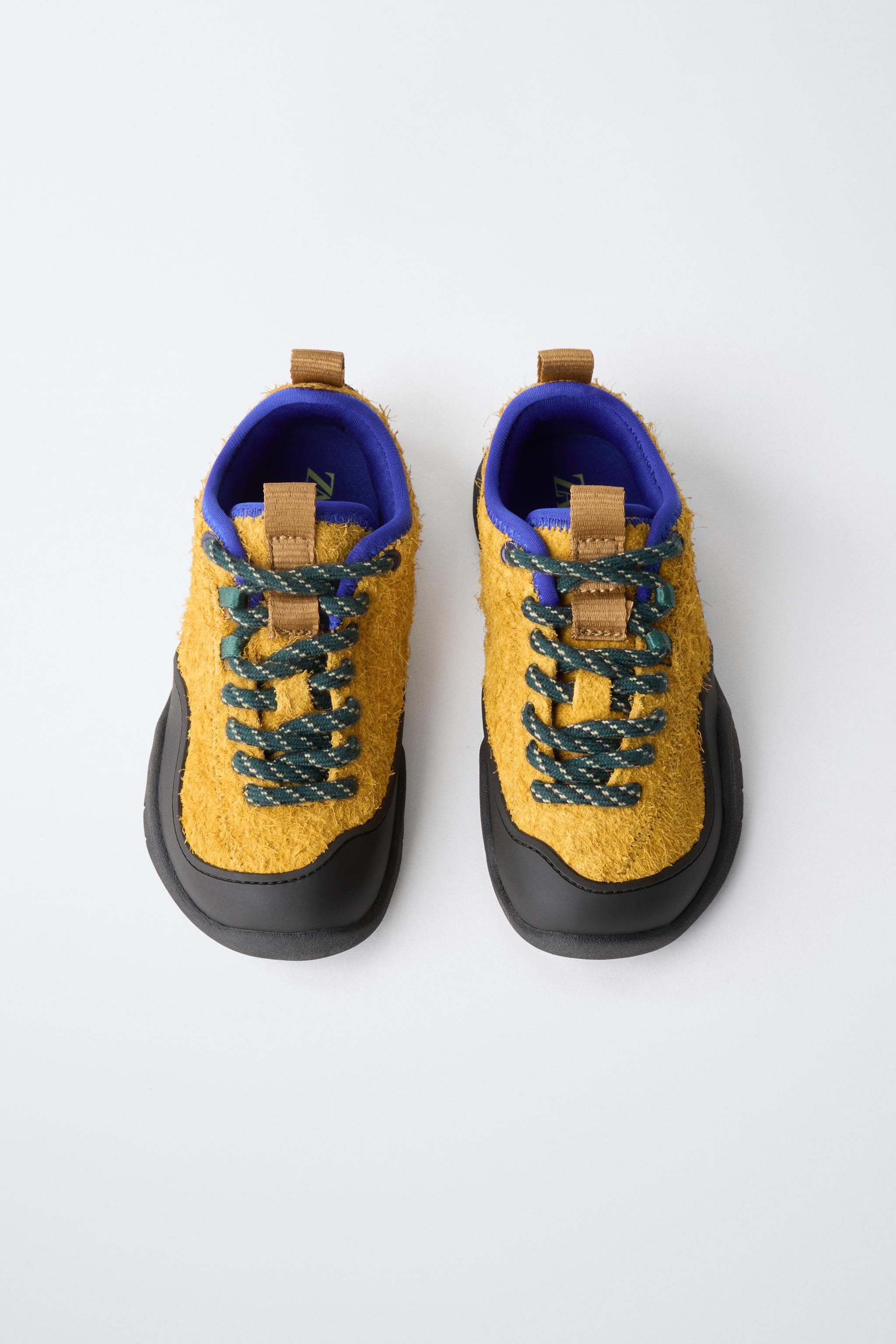 CONTRAST SNEAKERS