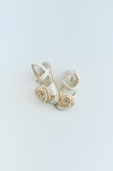 SANDALIA FLOR CROCHET - Blanco Crudo de Zara