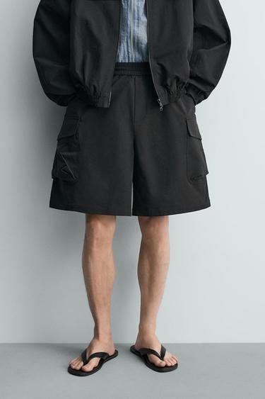 RELAXED FIT TEXTURED CARGO BERMUDA SHORTS - Black by Zara