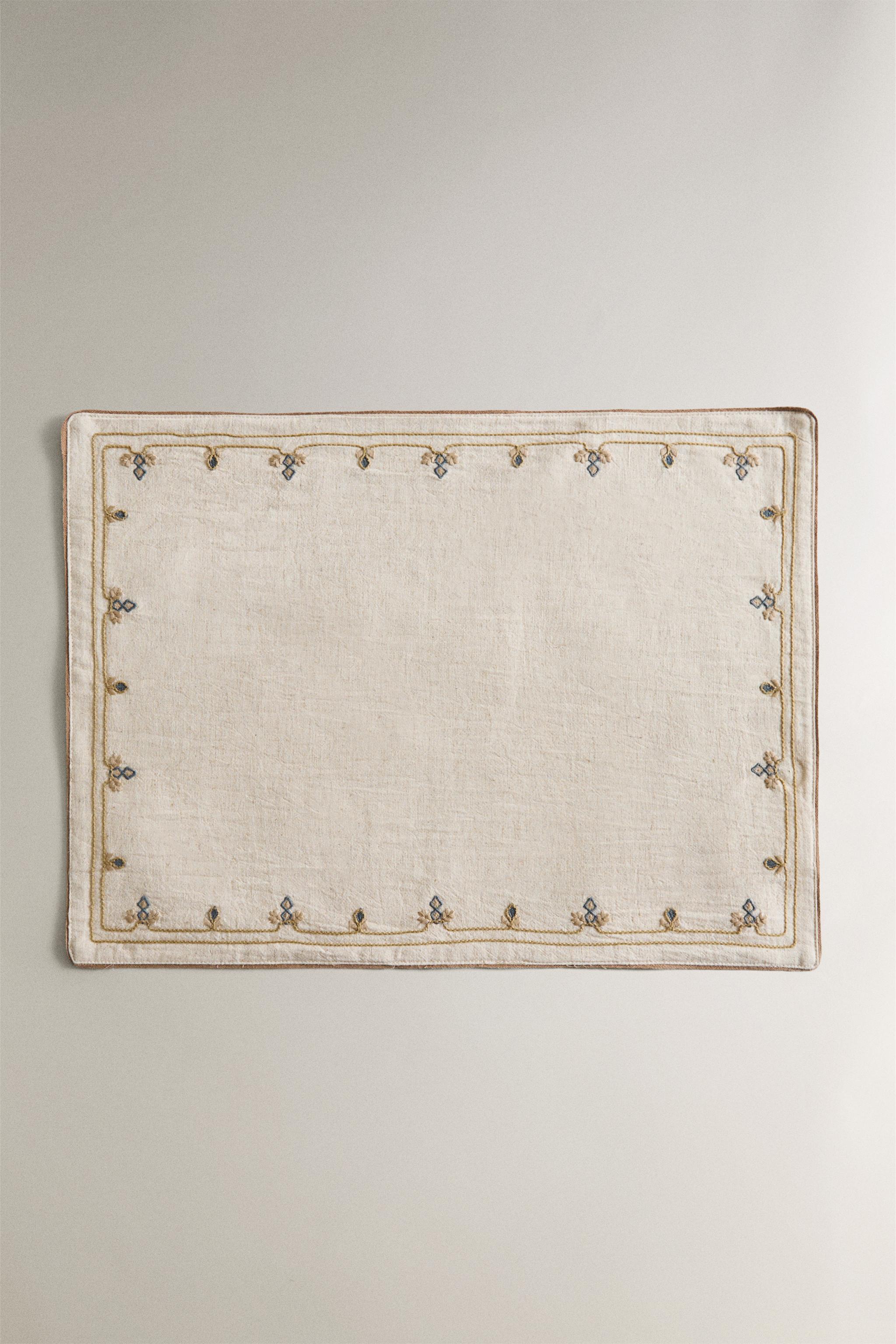 SET DE TABLE BRODERIES VÉGÉTALES