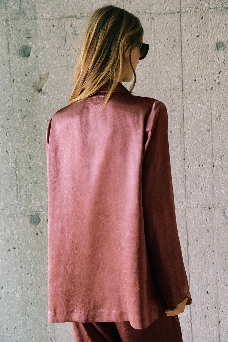 Blazer fluido con textura arrugada 4
