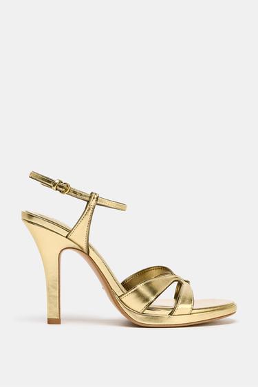 SANDALEN MET HAK IN METALLIC LOOK - Goudkleurig van Zara