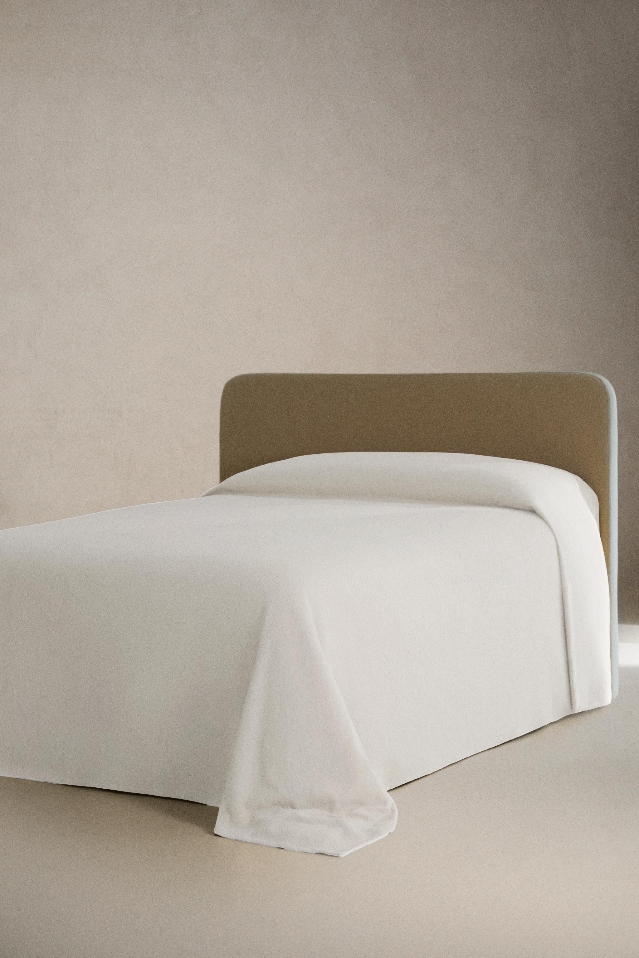 JACQUARD COTTON BEDSPREAD — Oyster-white