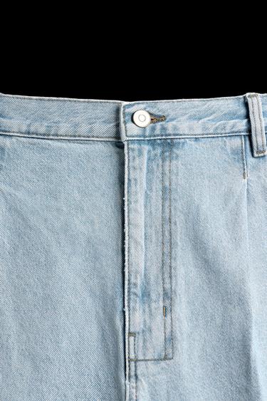 Zara RELAXED FIT PLEATED DENIM SHORTS - Light blue