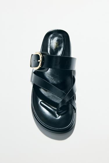 BUCKLED FLAT SANDALS - Black by Zara
