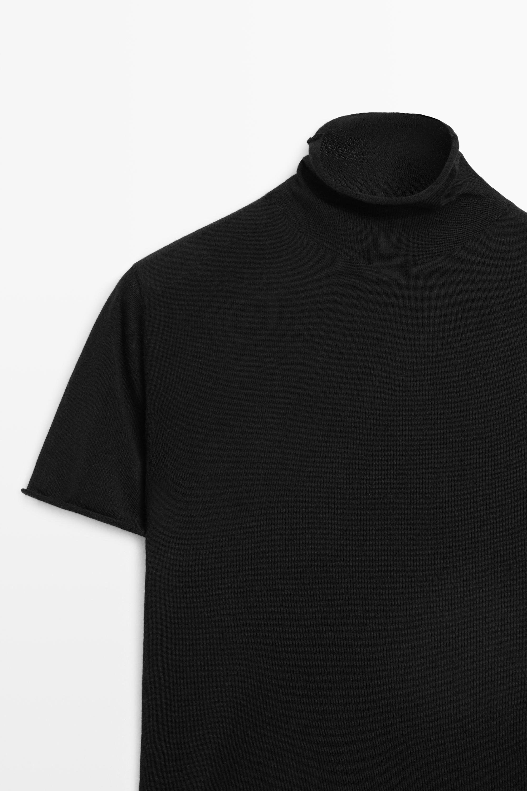 Short sleeve turtleneck knit sweater