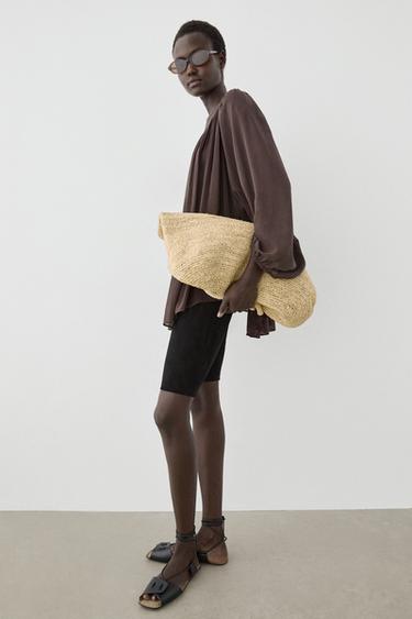 Bolso tote mediano 100% rafia - Beige claro de Zara