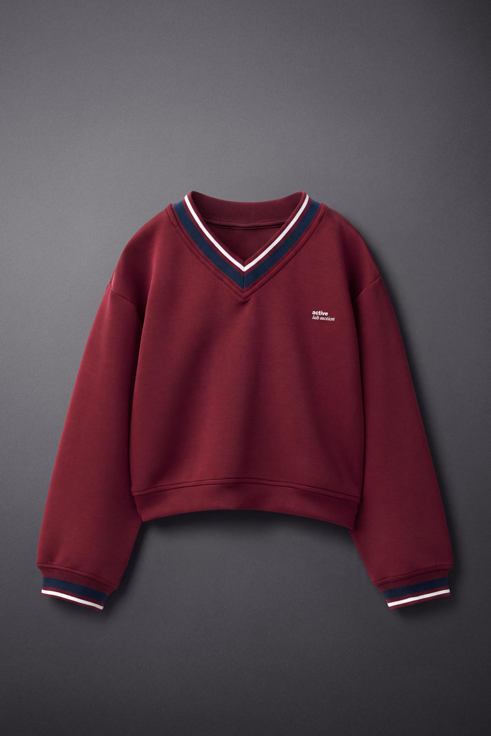 SPORTY V-NECK SWEATSHIRT — Dark burgundy