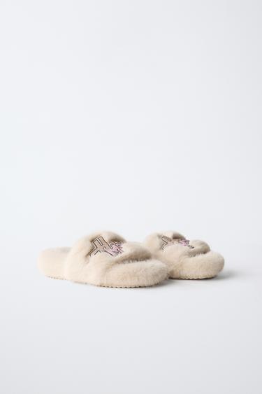 HANNAH MONTANA © DISNEY FAUX FUR SLIDES — Off White 2