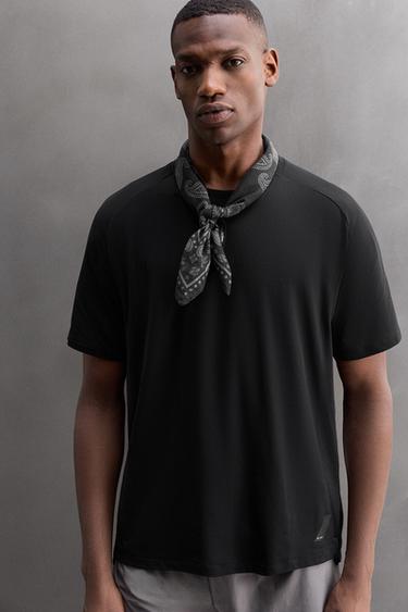 Zara TEXTURED TRAINING T-SHIRT - Black