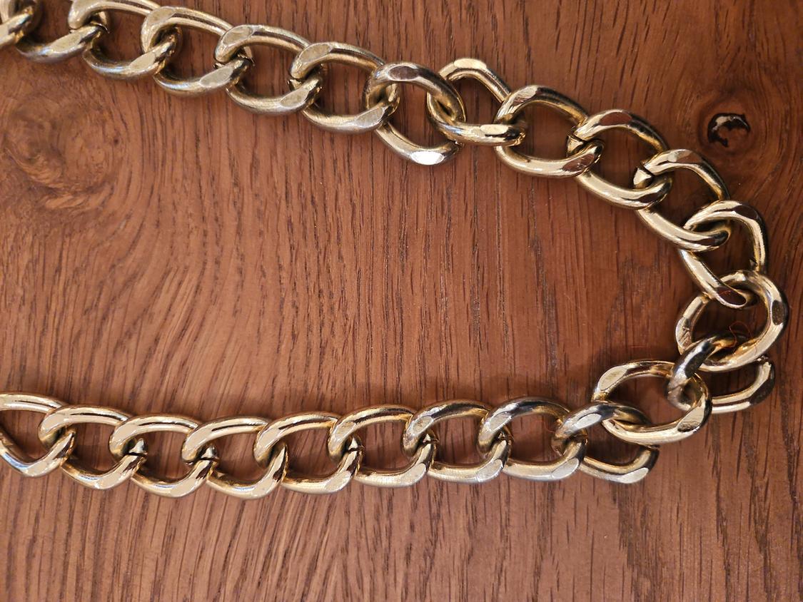 CHAIN LINK NECKLACE - Image 4