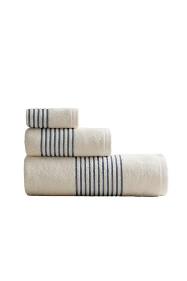 Zara COTTON BATH TOWEL WITH STRIPED BORDER - 淡藍色