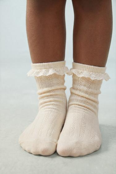 CONFEZIONE DUE CALZINI CORTI CON PIZZO - Écru di Zara