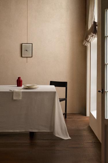 SCALLOPED TABLECLOTH - White by Zara