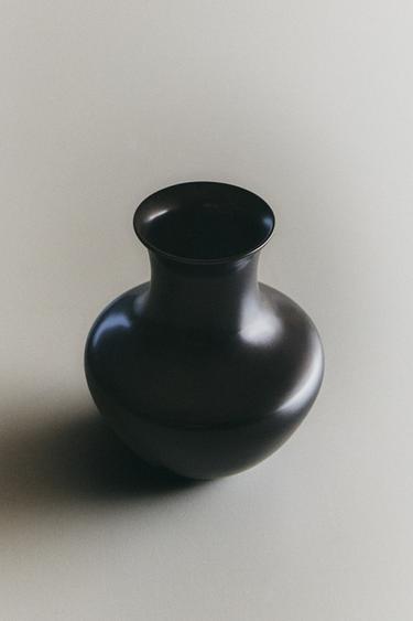 PETIT BRASS VESSEL POD I COLIN KING - Black by Zara