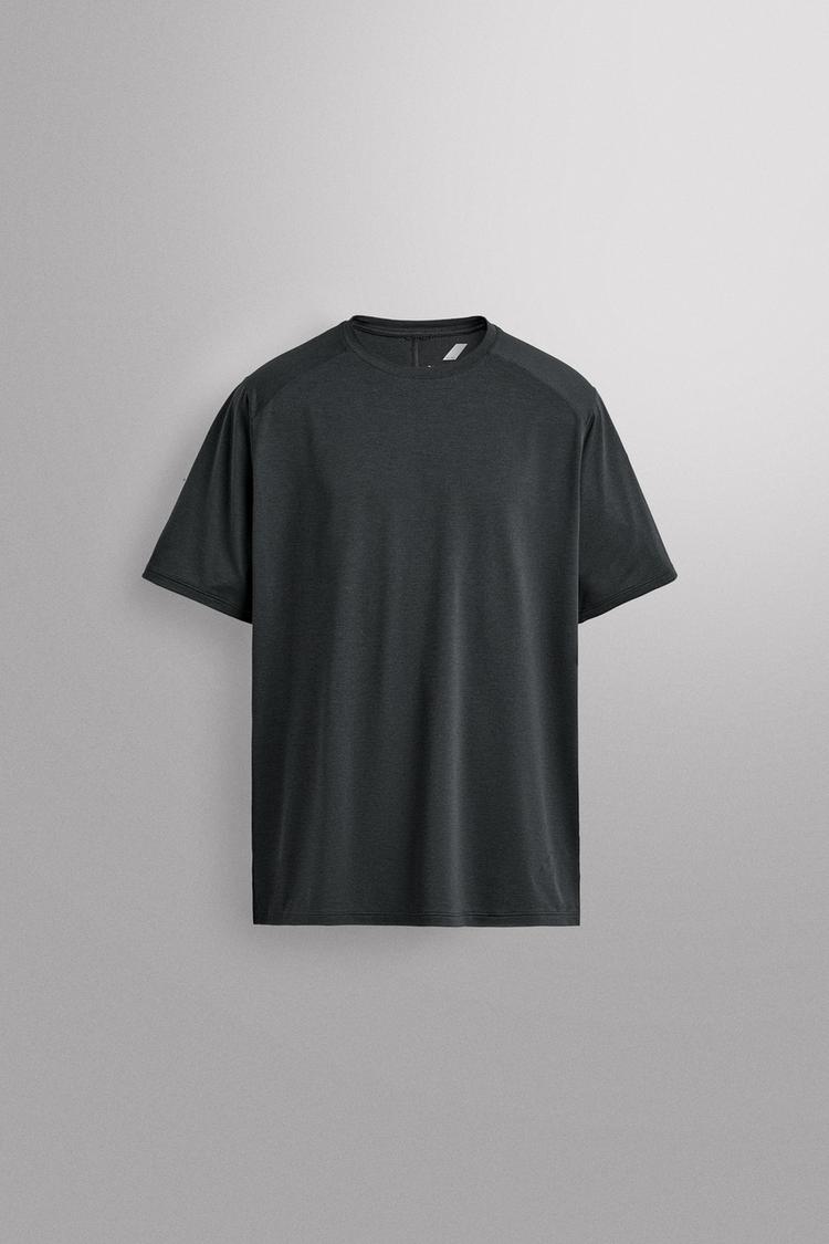 TEXTURED TECHNICAL T-SHIRT