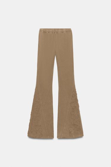 PANTALON FLARE EFFET DÉLAVÉ À CLOUS - Marron clair de Zara - Image 4