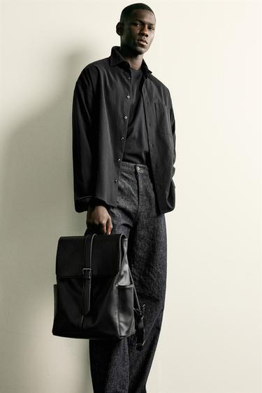 MOCHILA SOLAPA - Negro de Zara - Imagen 0