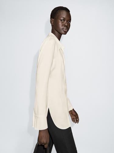 camisa entallada fluida - Blanco roto de Zara