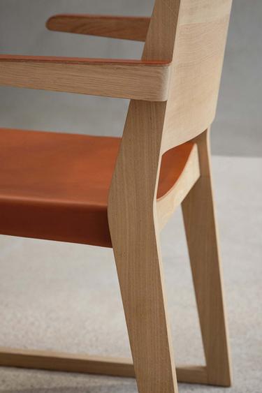 CHAIR 01 - Light beige by Zara - Image 3