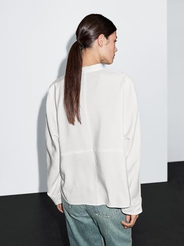 Chemisier col mao découpe devant - Beige de Zara