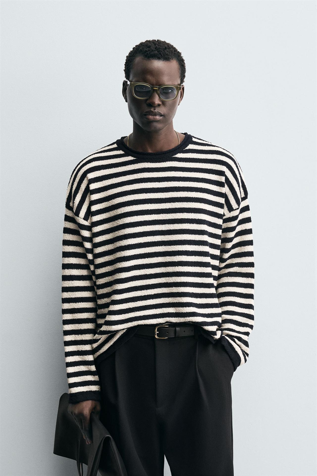 LEKKI SWETER W PASKI