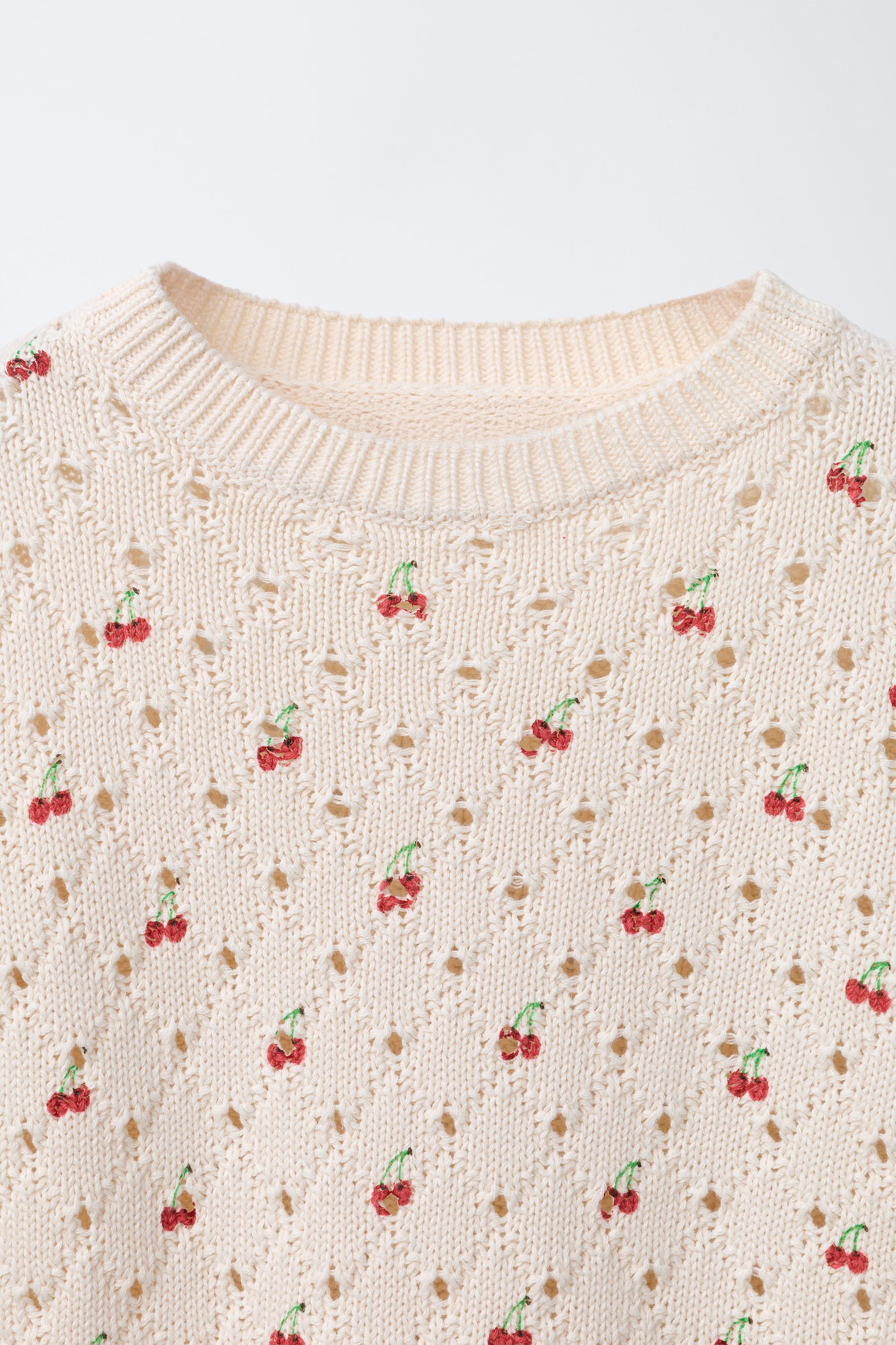 PULL EN MAILLE À CERISES